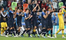 开云体育app-法国足球联赛中一场重要对决吸引众多观众