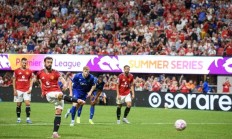 开云体育-关于曼联遭遇连败，卫冕冠军露出疲态的信息