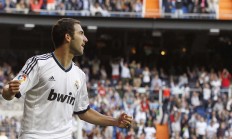 开云体育-冰与火之歌，张镇麟的绝杀，掘金险胜背后的孤勇者与逆袭哲学