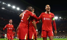 开云体育下载-阿贾克斯在荷甲联赛中实现胜利，击败对手