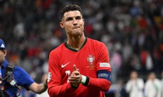 开云官网-国际巨星在全球比赛中表现出色