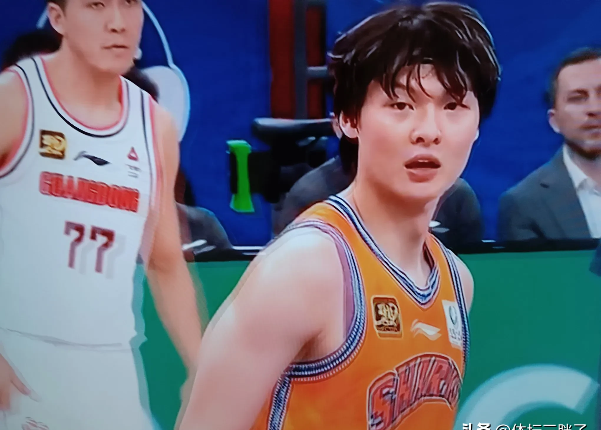 辽宁男篮击败上海队，国内球员表现抢眼