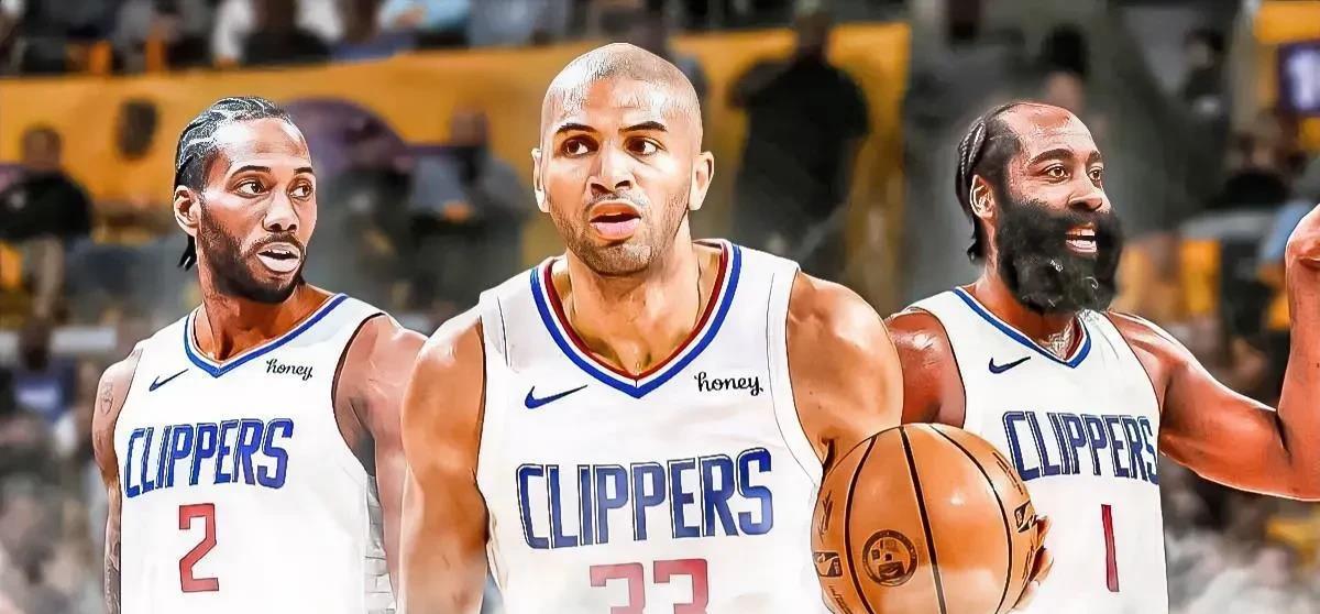 包含施泰亚队员受到赞扬，为球队贡献稳定表现的词条