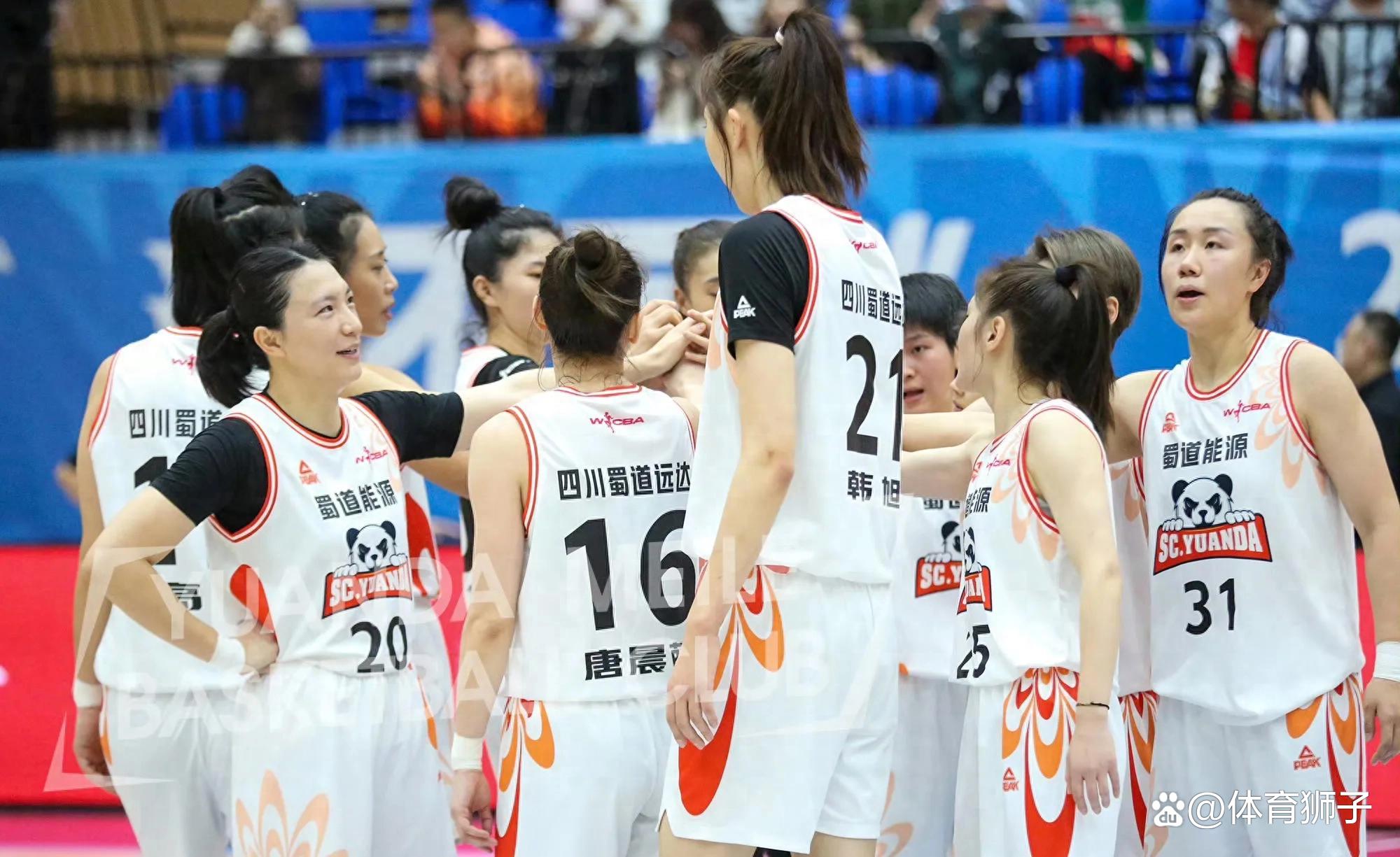 女篮比赛现场掌声不断，胜者为王的简单介绍