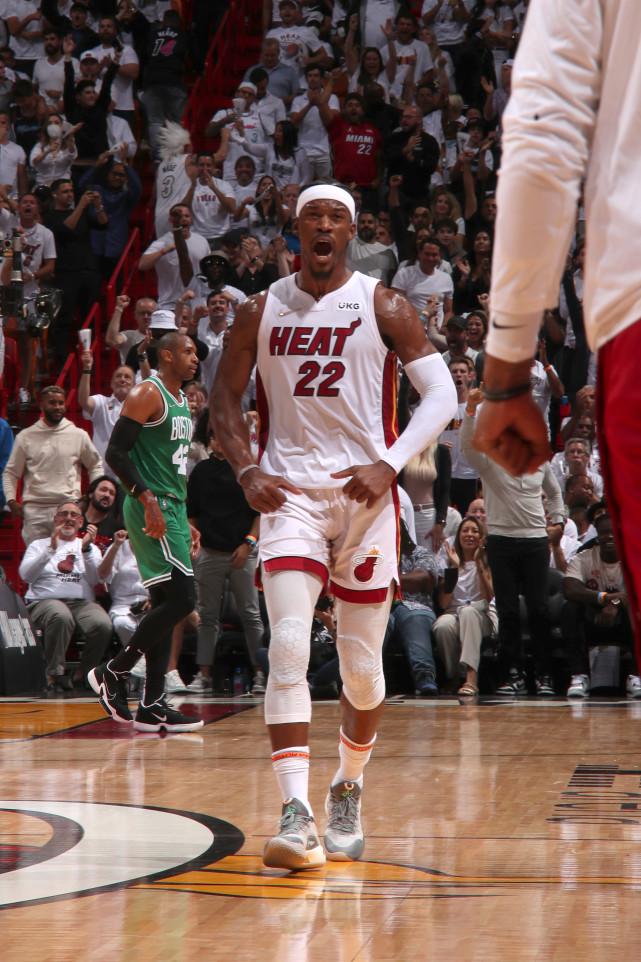 关于普雷斯科特连线巴特勒，热火四连胜壮大气势的信息