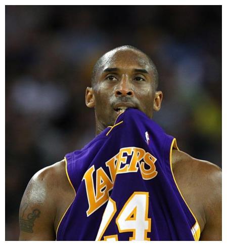 美国篮球队实力超群，夺得冠军头衔