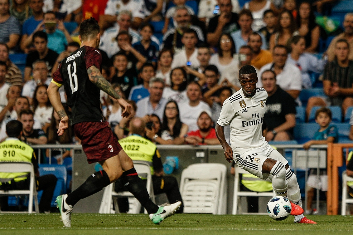 包含奥萨苏纳战平对手，球员表现出色获得赞誉的词条