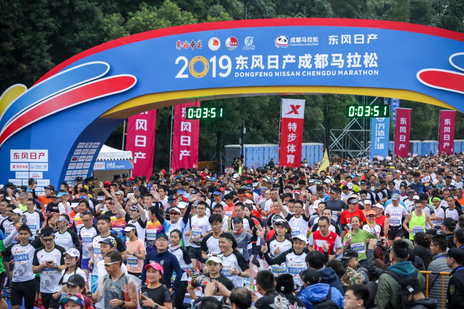 关于NS横扫BLG，Lehends团战一打五宿敌对决成都决赛之夜，成为赛场最大亮点的信息