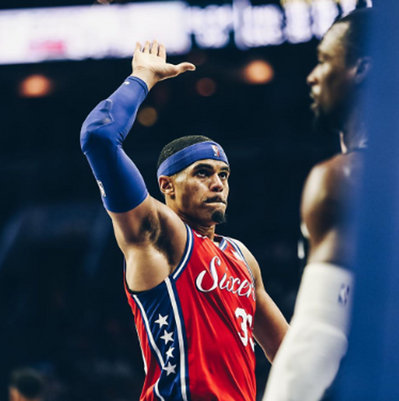 76人客场横扫篮网，晋级东部次轮的简单介绍