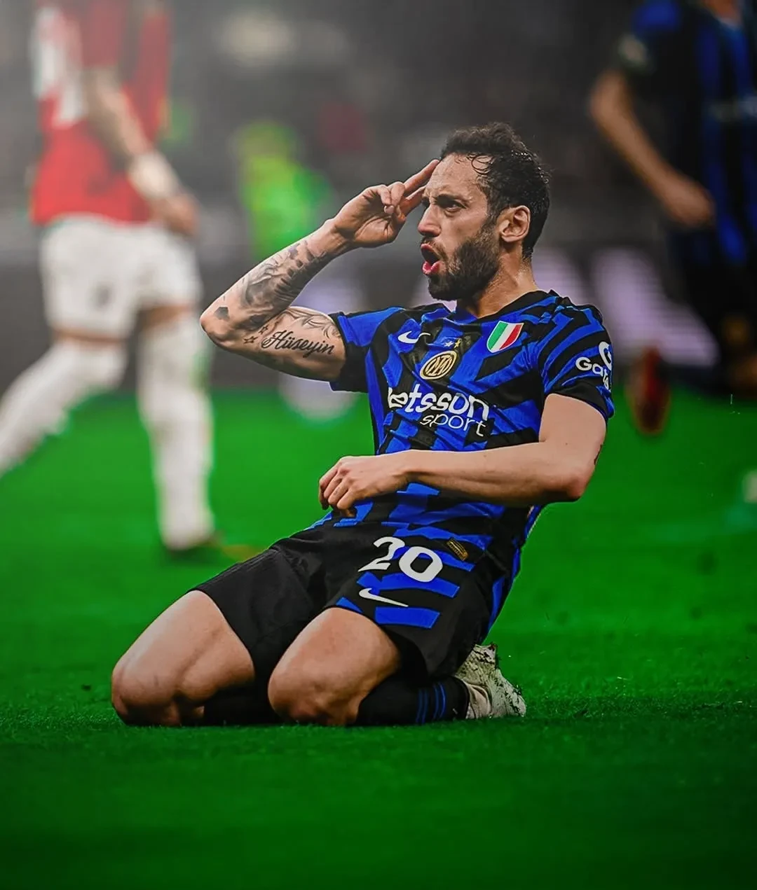 包含AC米兰士气高昂，决心全力以赴的词条