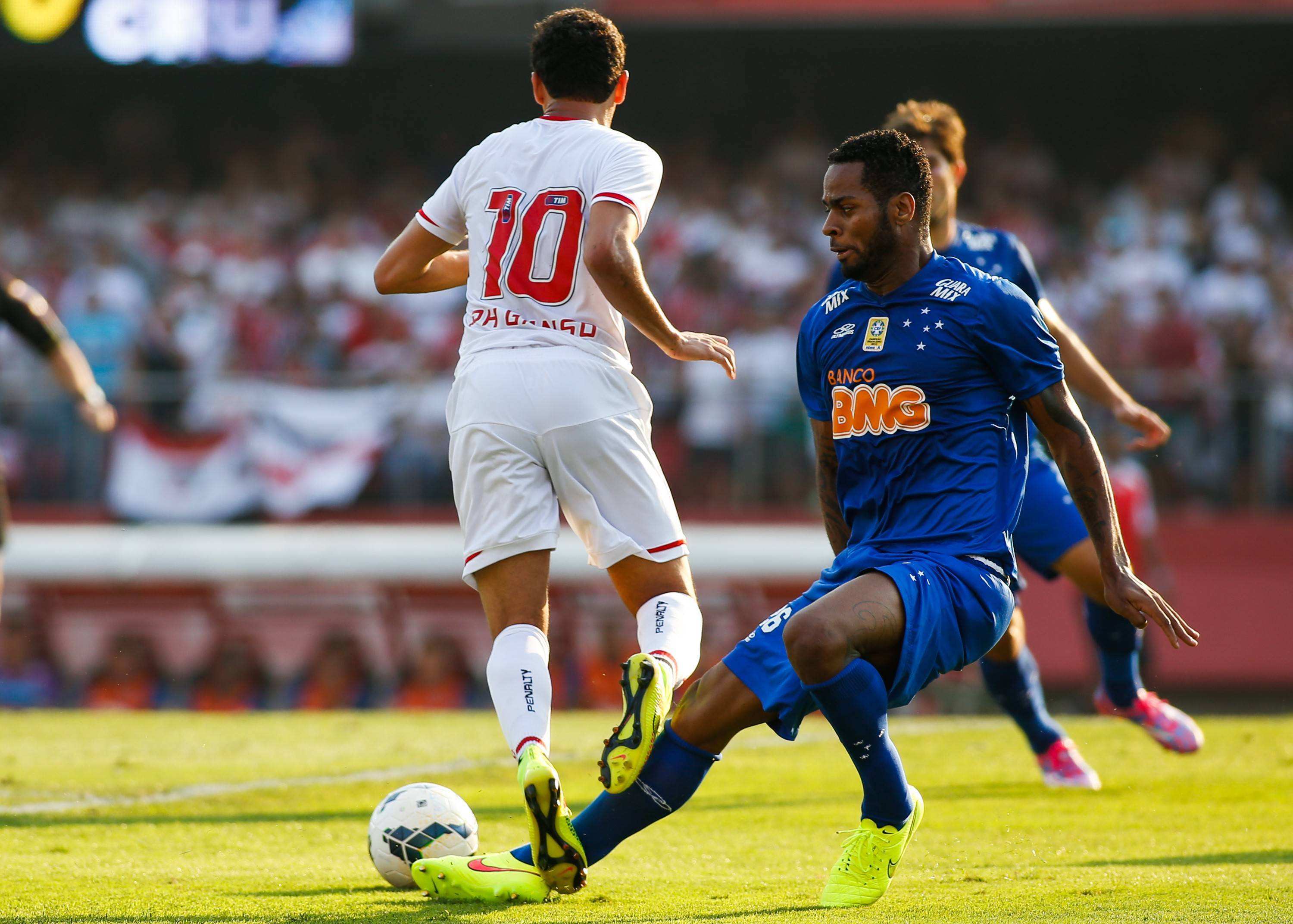 法国大胜冰岛,继续领跑小组 法国大胜冰岛,继续领跑小组