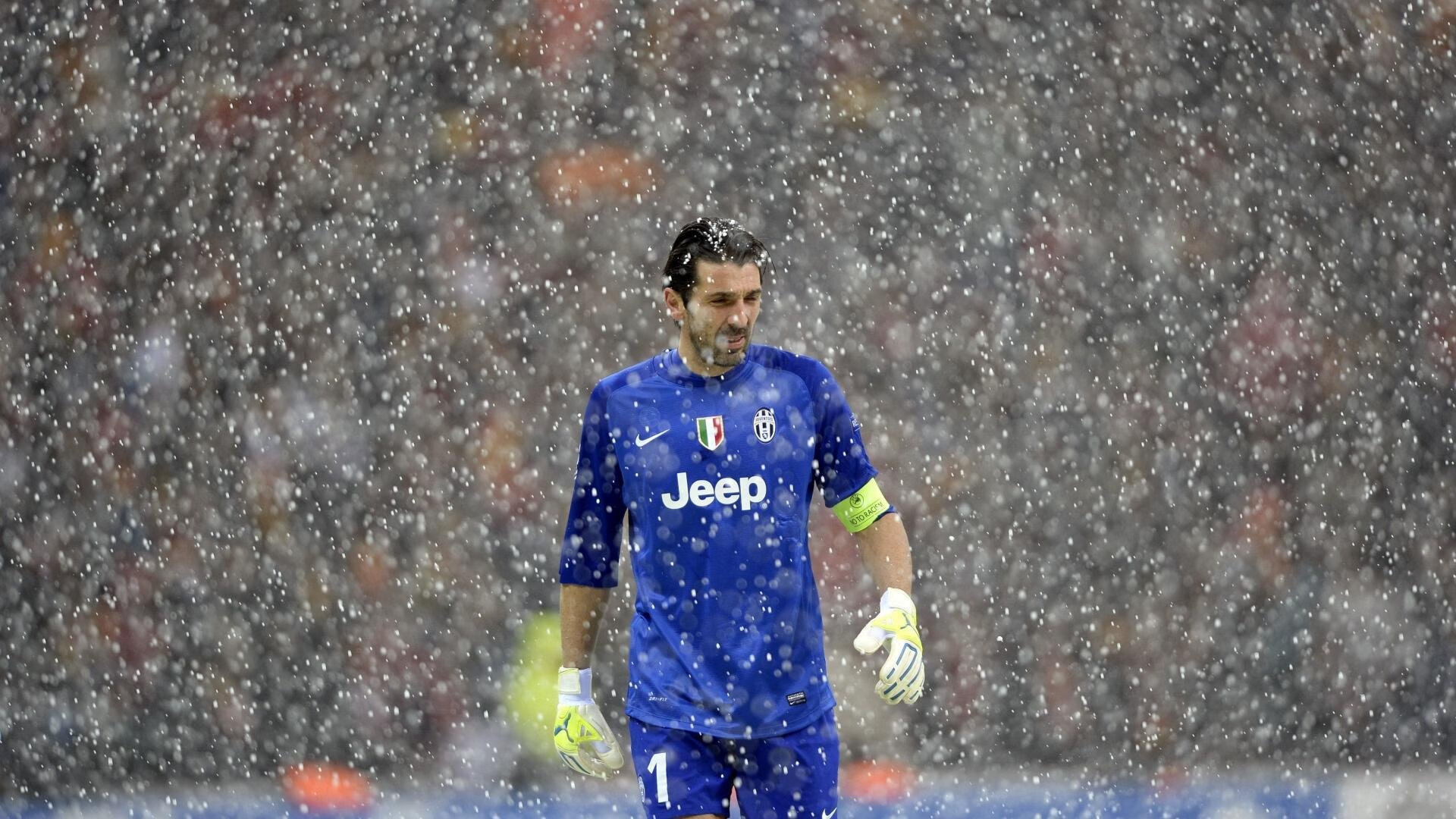 当伯纳乌的星光遇上菲尼克斯的烈焰,一个跨界之夜的竞技哲思