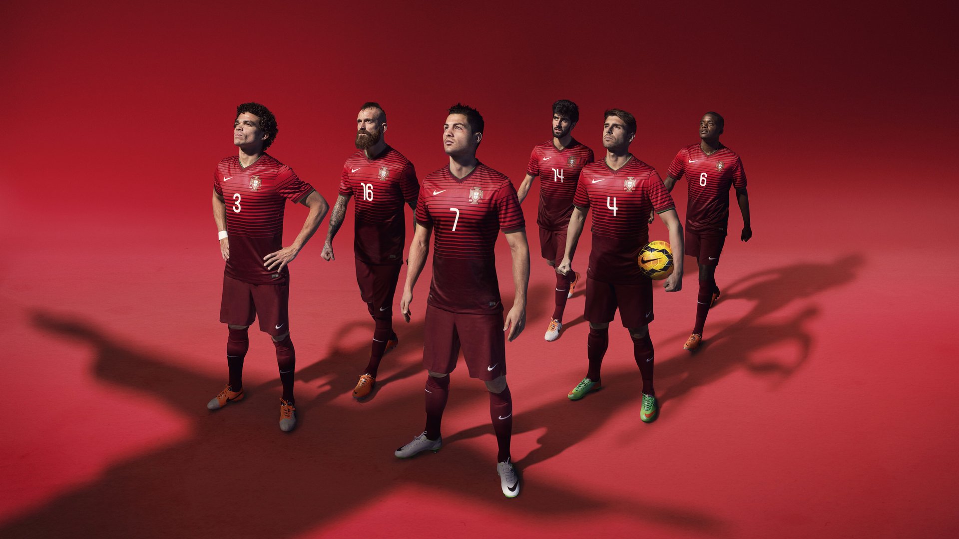 哈登跨界封神，欧冠淘汰赛的全场最佳无争议