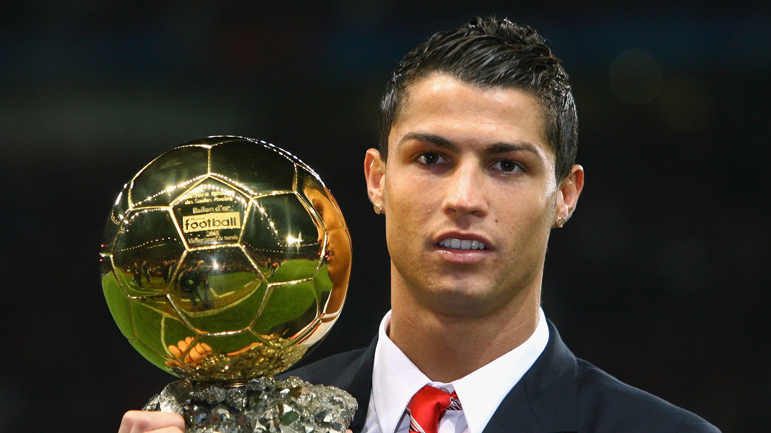 双重奏,当安菲尔德的火力席卷基辅,卡瓦哈尔在巴林赛道完成防守反击