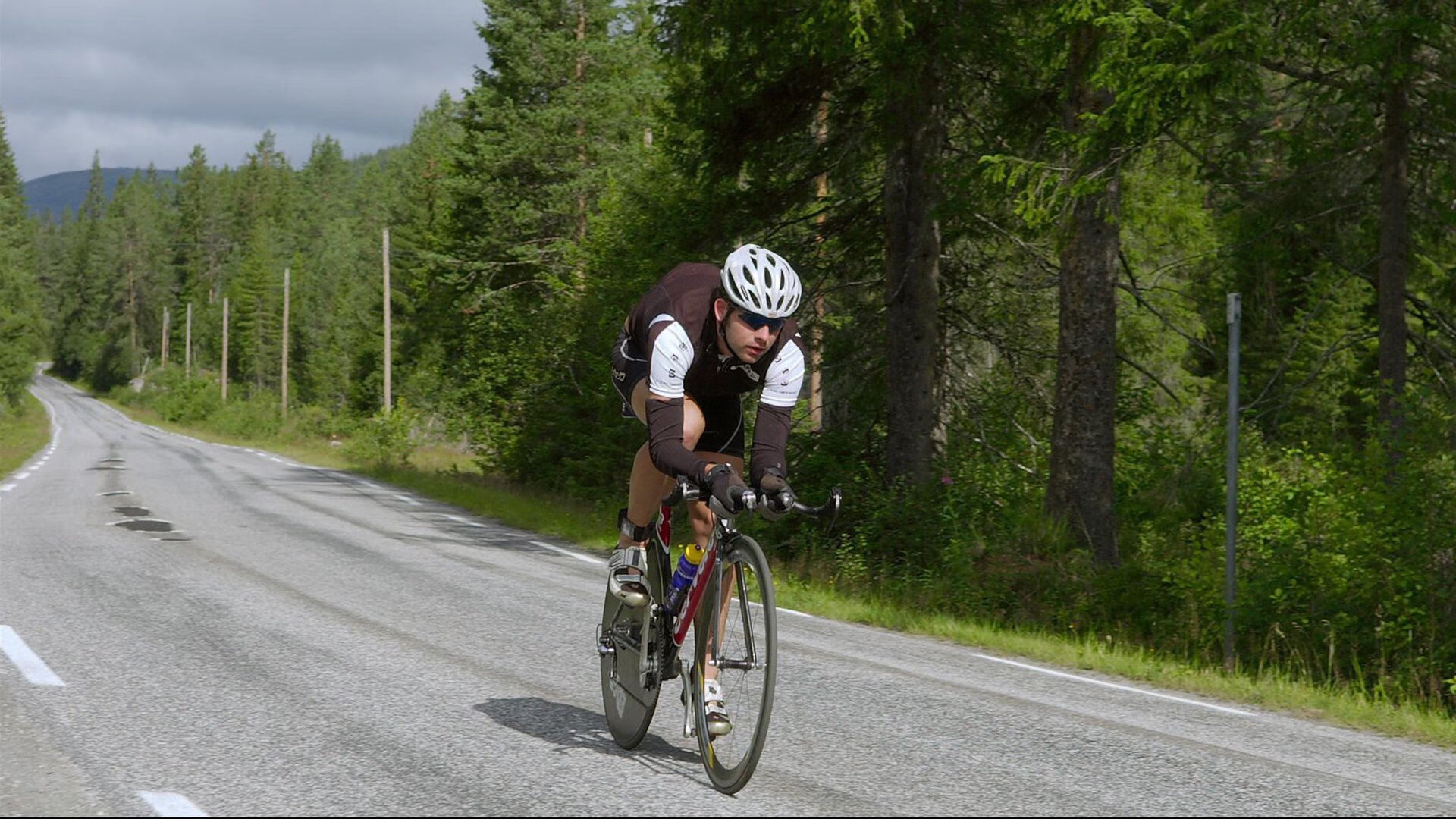 阿塞拜疆逆袭夜，勒克莱尔驾驶索伯赛车关键制胜，轻取迈凯伦双雄